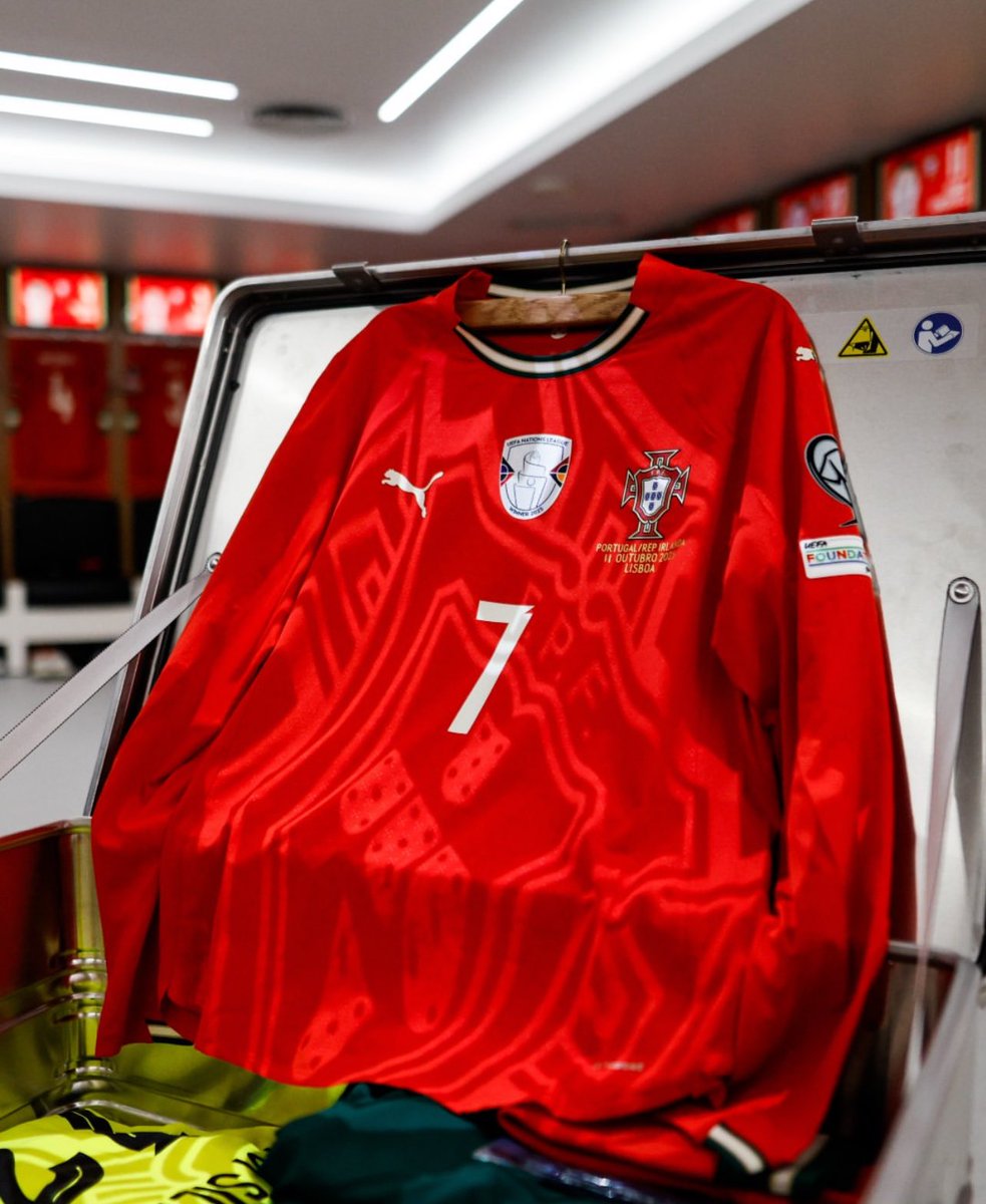 TeamCRonaldo's tweet image. CRISTIANO RONALDO&apos;S SHIRT IS READY. 🇵🇹