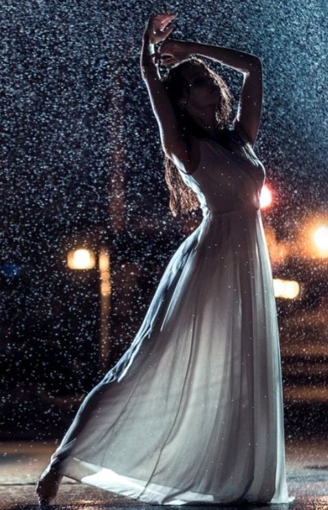 sanjaraic1's tweet photo. Met by greyness
she slips into
her musing #raincoat
a fragile armor
against numb days
To #transgress
the ordinary
she coaxes hours
from mist
tracing fluid moments
that might
embalm her
Still she travels
through murmur
of the After
while the Beyond
stays encrypted in rain
#vss365 https://t.co/eBsDF5jVng