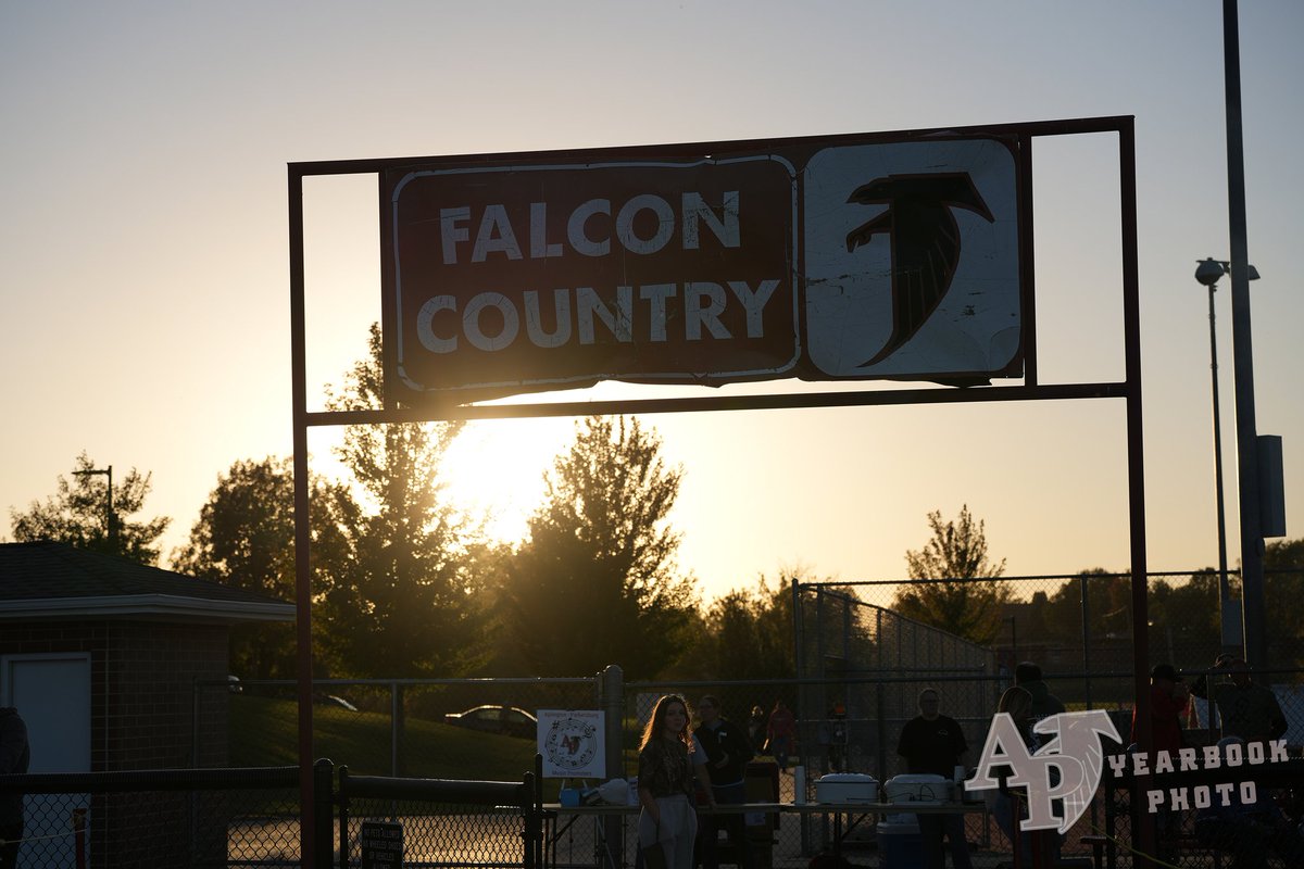 Falcon Yearbook tweet media