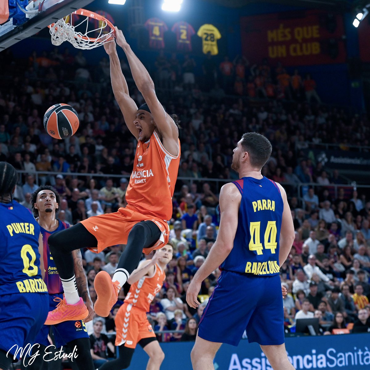 mgestudi's tweet photo. Derrota del @valenciabasket por 108-102 ante @FCBbasket en la jornada 3 de la @EuroLeague https://t.co/YpEPwAb92l