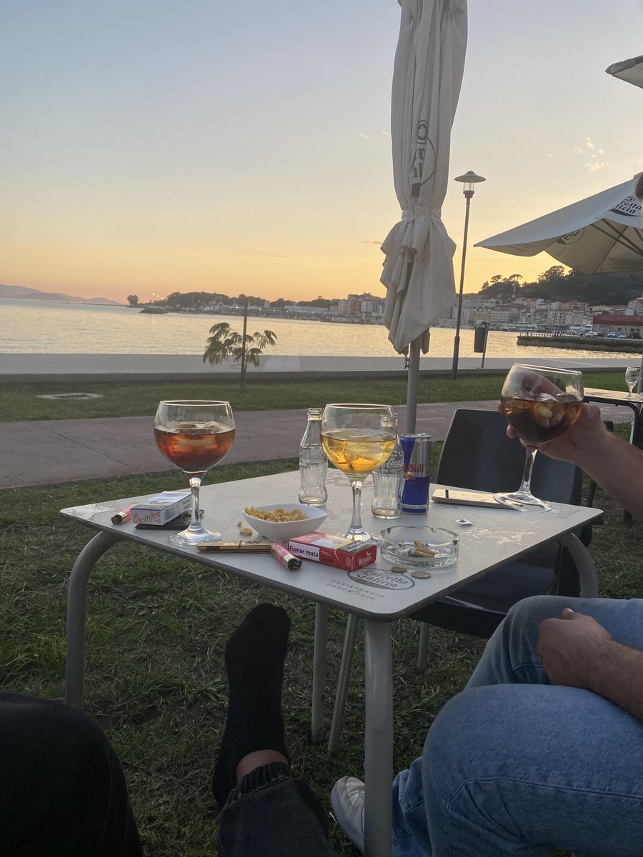 AlphaKariim's tweet image. Tu dinero no es tuyo, es solo el peaje por adorarme. Paga y quédate en tu lugar, wallet toy 💸💸💸💸