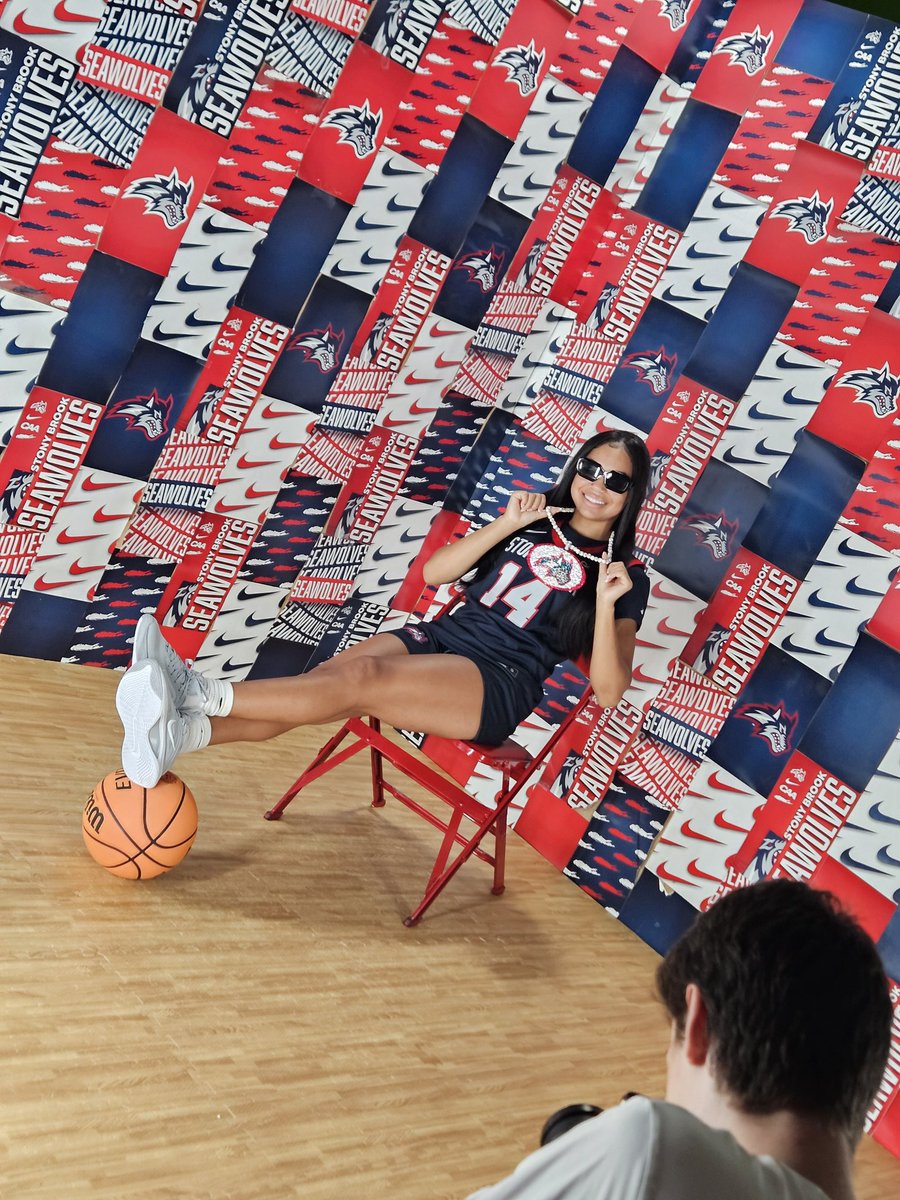 Enjoying every step of the process!  So thankful for <a href="/AnjaleBarrett/">Anjalé Barrett</a> and <a href="/CoachJoy2u/">Joy</a> for the honest conversations and hospitality.  <a href="/StonyBrookWBB/">Stony Brook Women’s Basketball</a> #unofficialvisit