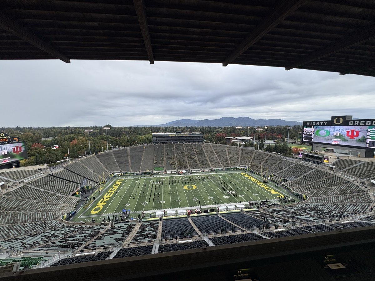 It may just be the biggest game of the college football season, we’ve got a top-10 battle between Indiana and Oregon right around the corner. 

I’ve got the call alongside <a href="/nickrodecap/">Nick Rodecap</a> for <a href="/WIUXSPORTS/">WIUX Sports</a>. 

Listen: wiux.org/page/991fm

Kickoff at 3:30 PM ET #iufb