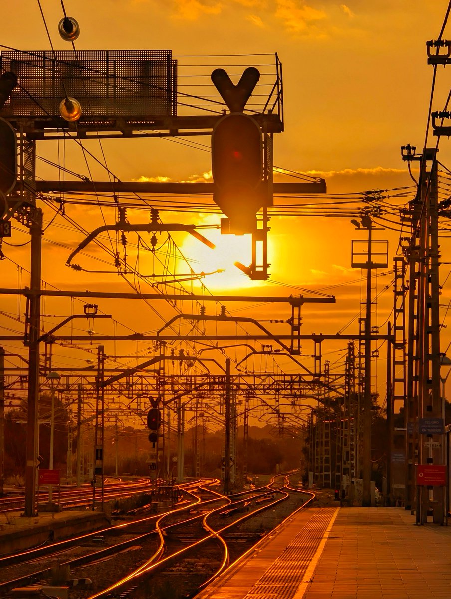 Atardeceres ferroviarios ☀️🚂