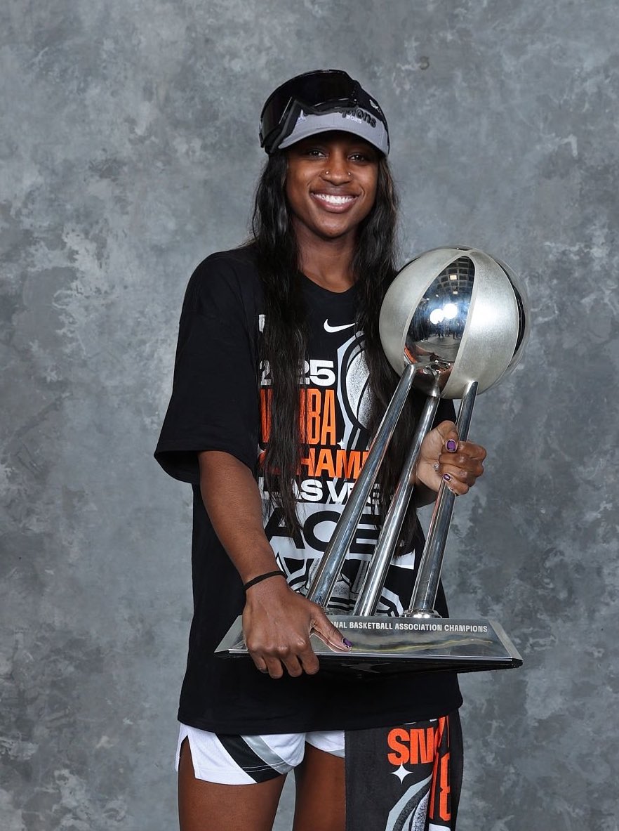 I talk hoops 🏀 tweet media