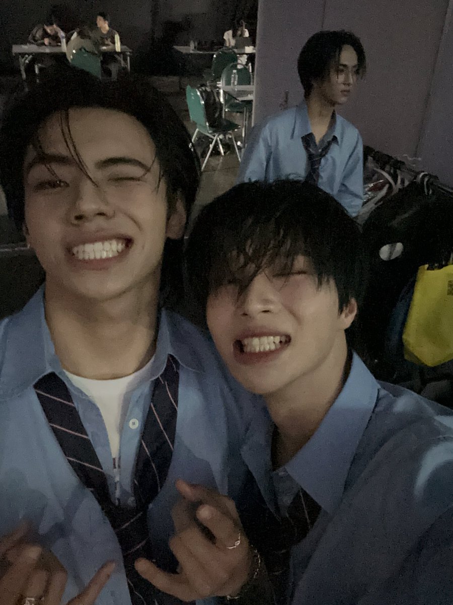 Jungyippy's tweet image. วันนี้สนุกมากกกมากๆๆๆๆมากๆๆๆๆๆๆมากากากาๆๆๆๆ คิดถึงที่สุดดดดดดดด เด็กอินเตอหน้าม้าเลิฟยู❤️❤️❤️❤️ ถ่ายรูปวันนี้ทาด้วยถ้ามีโอกาดเดะมาลงงงฮิฮิ

#NOWFESTxBUS
#NOWFEST_BKKD1
#NOWFEST
#BUSbecauseofyouishine
#JUNGT