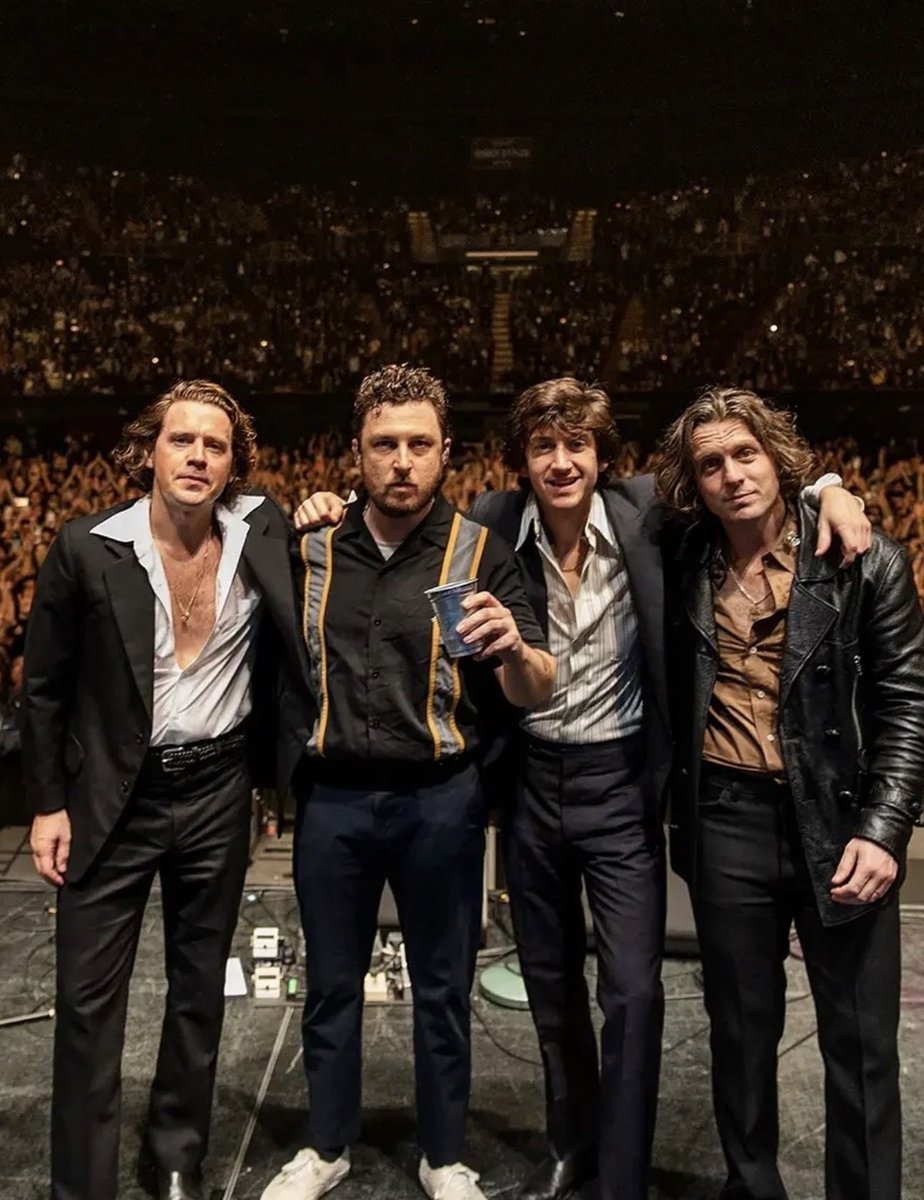Arctic Monkeys no fim da The Car Tour 🤍