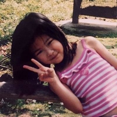 pinksaddict's tweet image. wow can&apos;t believe her parents let her dye her hair black when she was young