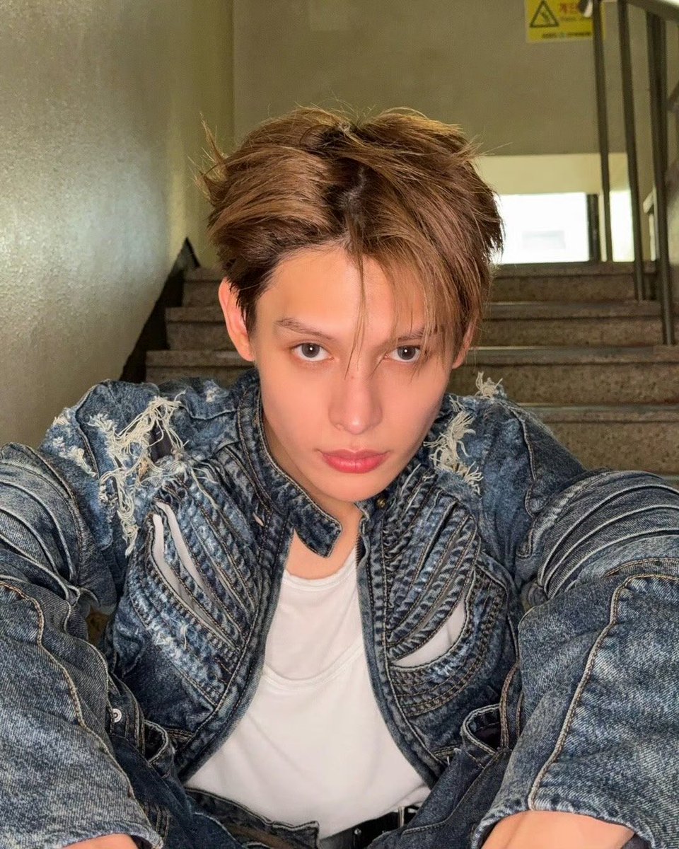 suisfyer's tweet photo. 这是什么 #赵雨凡 #cortis #JAMES https://t.co/I0sQoWoKD8