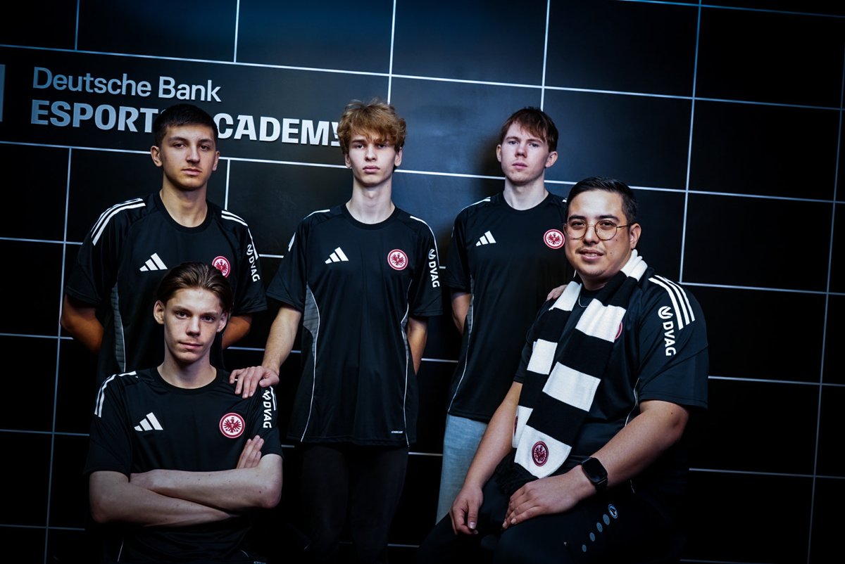 FRIENDS, ES IST SO WEIT! 

Wir gehen rein in das letzte reguläre Spiel von Premier! Schaut euch die Dominanz an! 

twitch.tv/resiire

#FORZAMAINHATTEN