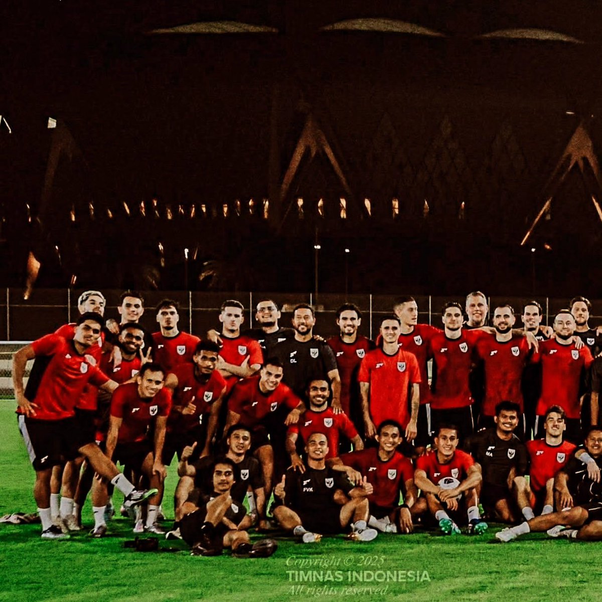 eddiiputra's tweet photo. Hopes that soar to celestial heights, rooted in sincerity's deepest tides 💫⚽

#BersamaGaruda https://t.co/JOQM0M22vL