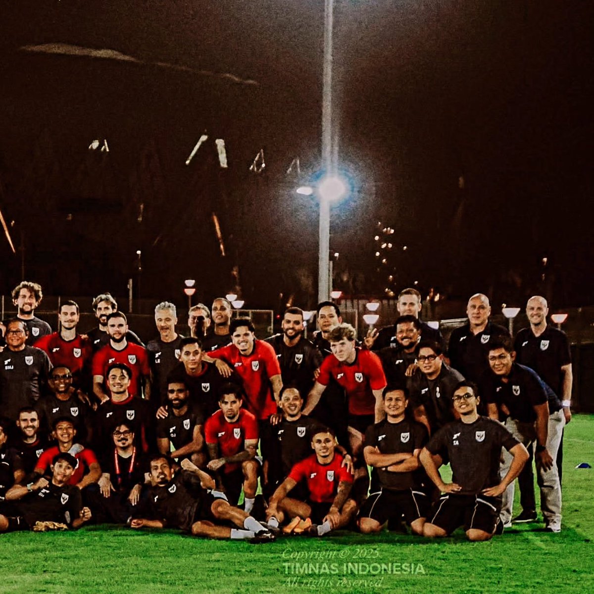 eddiiputra's tweet photo. Hopes that soar to celestial heights, rooted in sincerity's deepest tides 💫⚽

#BersamaGaruda https://t.co/JOQM0M22vL
