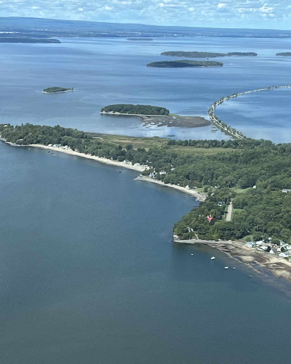 lighthawk_org's tweet image. Lake Champlain connects communities across VT, NY, &amp;amp; QC—but faces challenges from runoff &amp;amp; climate change. 

LightHawk flew to capture aerial imagery, helping conservationists monitor water quality. Sometimes the best way to protect water is to see it from the air. 💙
#LightHawk