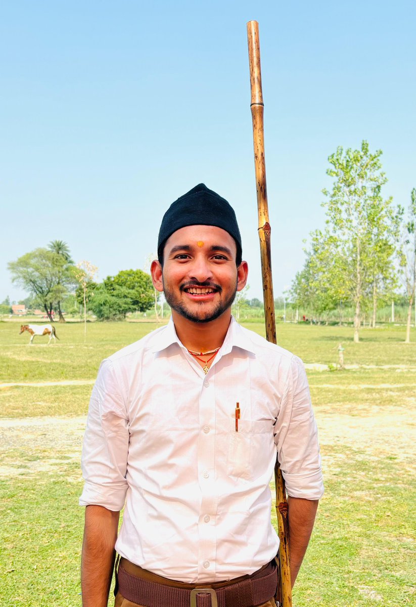 Arungupta005's tweet photo. पिहानी नगर में आज राष्ट्रीय स्वयंसेवक संघ के द्वारा आयोजित विजय दशमी उत्सव व पथ संचलन में सम्मिलित हुआ !! https://t.co/O5hJt9qxDO