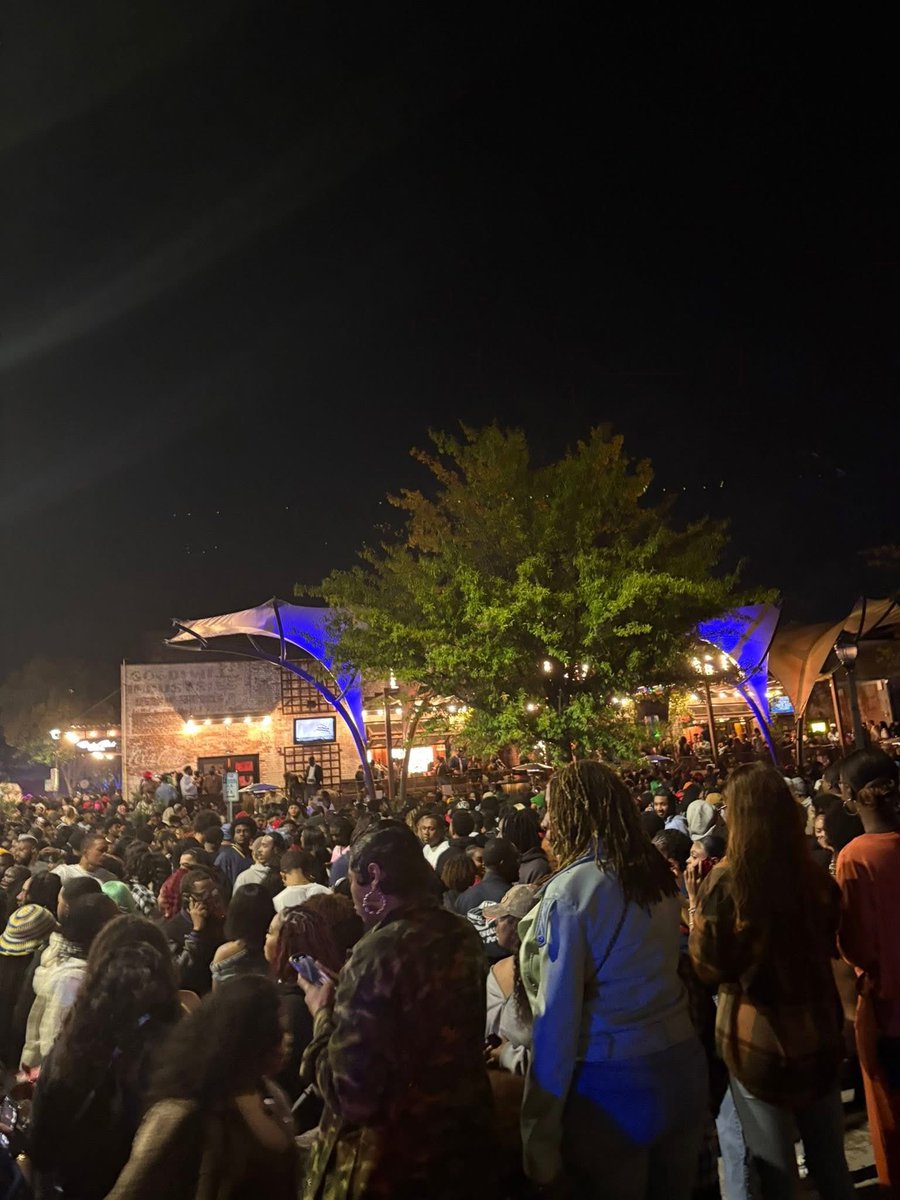 dji75mike's tweet image. THE GREATEST HOMECOMING ON EARTH.

So when I tell them stories of “signal was so bad you HAD to text or exchange social media cause you couldn’t call shit was dropping immediately”

Do you get it now?

#ghoe #ncat #ghoe25