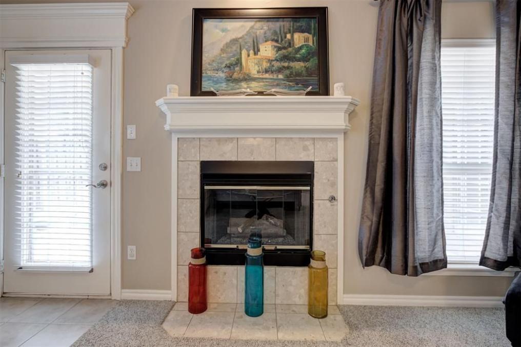 WyattPoindexter's tweet image. 🏡 Maintained half duplex in Edmond: 2 beds, study, flex space, fireplace &amp;amp; covered patio. HOA covers lawn care.
Listed by Terrence S. Finchum – The Agency Oklahoma
1632LaurelPlace.com
#EdmondOK #LowMaintenance #TheAgencyOK #1632LaurelPl #EasyLiving