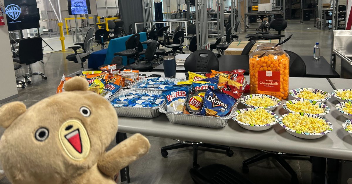 🎬🌌 Day 5 of #SpaceWeek: Mission: Cosmic Cinema
We closed out the week in pajamas with popcorn and a screening of Gravity. A relaxed, cozy end to a week full of space-themed energy.