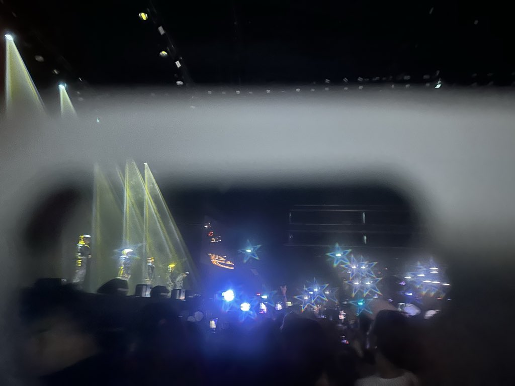 UAEATIN's tweet image. UAE ATIN FAN PROJECT :
Shooting for the stars diffracting glass
SB19 BEDAZZLES DUBAI
@SB19Official #SB19
#SaWWorldTourDubai