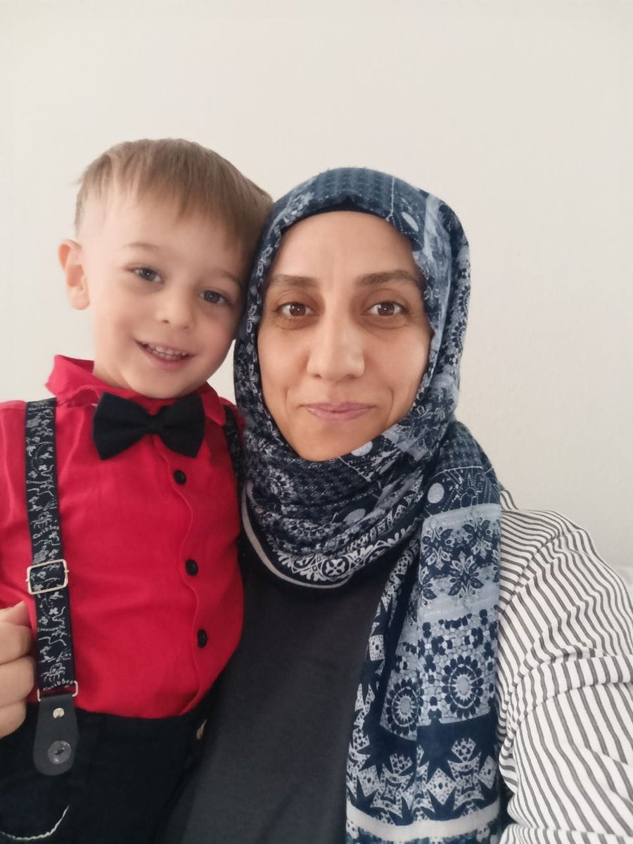 ṢU TAG'A BİR EL ATSAK GÜZEL İNSANLAR...

Leyla ASLAN
5 aylık hamile ve gebelik zehirlenmesi hastalığı var.
Ağustos tan beri içerde ve dışarda 3 yaşında babasıyla kalan bir oğlu var.
Doktorların cezaevinde kalamaz raporuna rağmen hala tutsak

EL İNSAF.!

5AylıkHamile HapisteİşiNe