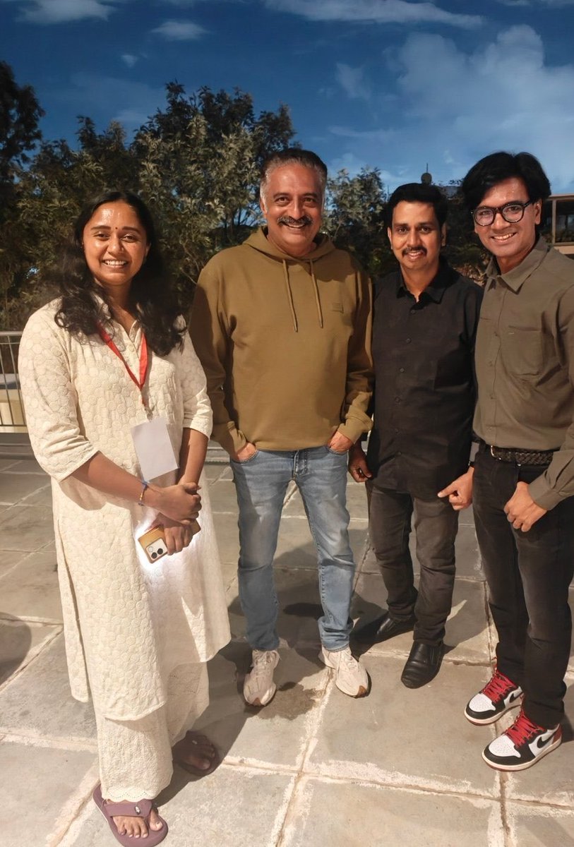 aanand_krishnaa's tweet photo. @prakashraaj “Tell me who is your friend… and i will tell you who you are …” is a famous quote #JustExposing https://t.co/6OICSmf1Np