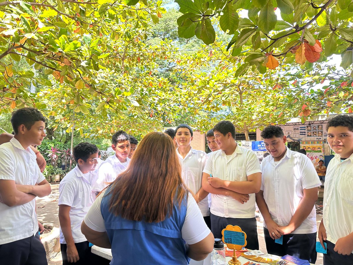 PDDHElSalvador's tweet photo. Siguiendo las directrices de la #ProcuradoraDDHH @RaqueldeGuevara, la #PDDHSanMiguel realizó una jornada informativa en Derechos Humanos, en el marco del Festival “Llegar a Cero Embarazos de Niñas y Adolescentes”, organizado por @UNFPAElSalvador. https://t.co/Z8mBR7bPxF