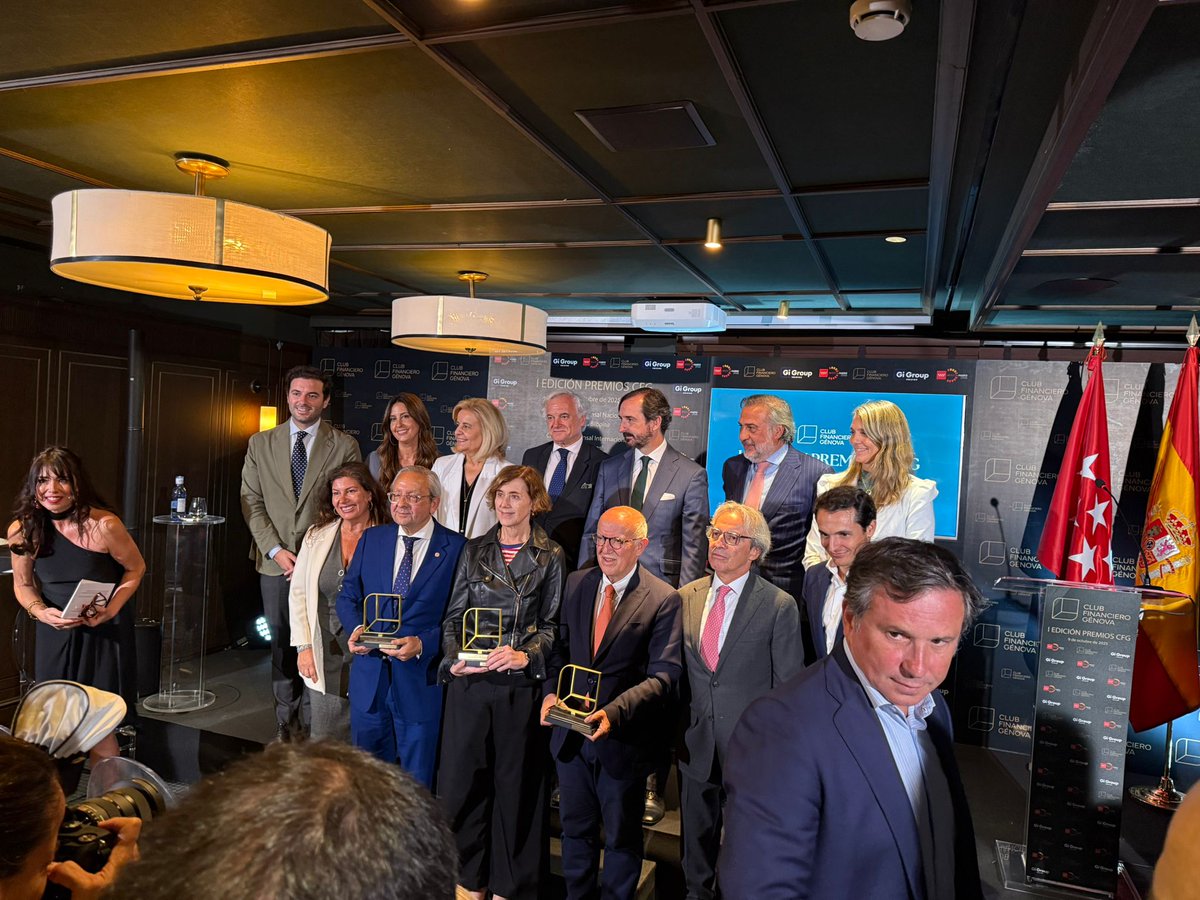 🏆 Éxito en la I Edición de los #PremiosCFG <a href="/ClubFinGenova/">ClubFinancieroGénova</a>, un homenaje al #talento que hace grande #Madrid
💬 Un espacio abierto a las ideas y comprometido con valores hoy, más necesarios que nunca
Un placer escuchar <a href="/arturocef/">Arturo de las Heras García</a> <a href="/mgarridocierva/">Miguel Garrido</a> .. #innovacion <a href="/MadridNetwork/">Madrid Network</a>