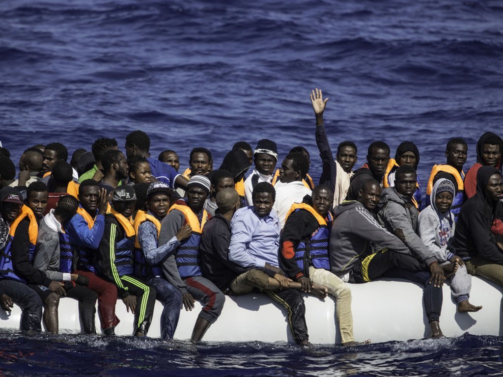 L'Autriche et l'Allemagne ont suspendu le regroupement familial..
La Pologne et l'Allemagne ont remis des contrôles aux frontières..
l'Allemagne signe un accord avec les talibans pour expulser des afghans..
Le problème c'est pas l'Europe, c'est notre gouvernement.
#Hdpros2