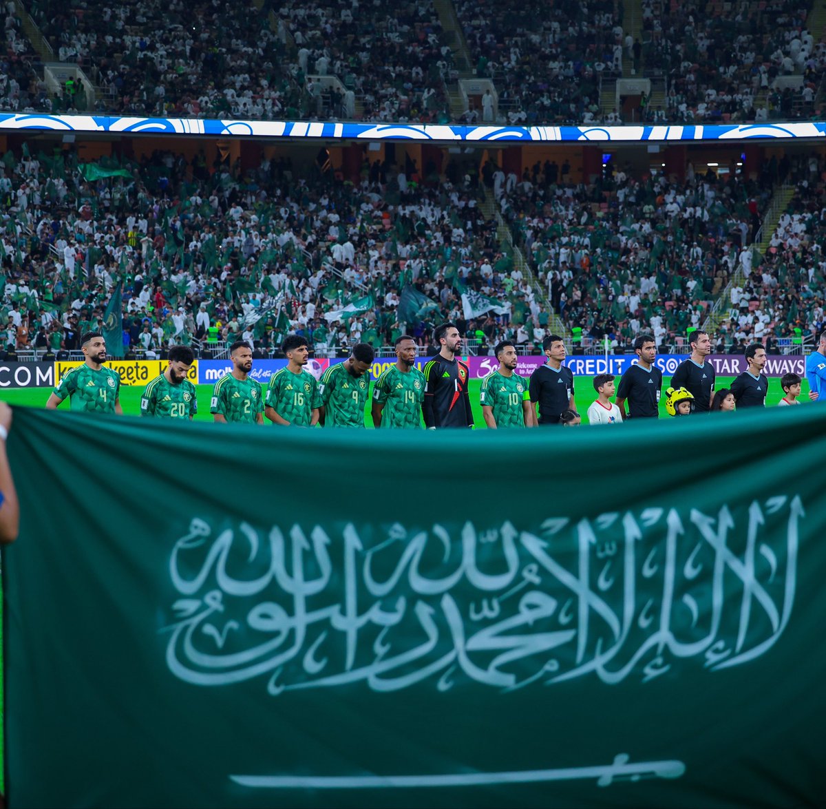 بكل فخر
أوجه رسالتي لكم يا جمهور الذهب جمهور الوفاء والعزيمة:

في أهم لحظات الوطن وأمام تحدٍ كبير ينتظر منتخبنا الغالي نحتاج إليكم كما لم نحتج من قبل أنتم نبض المدرج وصوت الوطن في المدرجات
 أنتم من يحوّل الملعب إلى ساحة عز وفخر.

عودتموني أنكم الأقوى في الحضور والأعلى في الهتاف