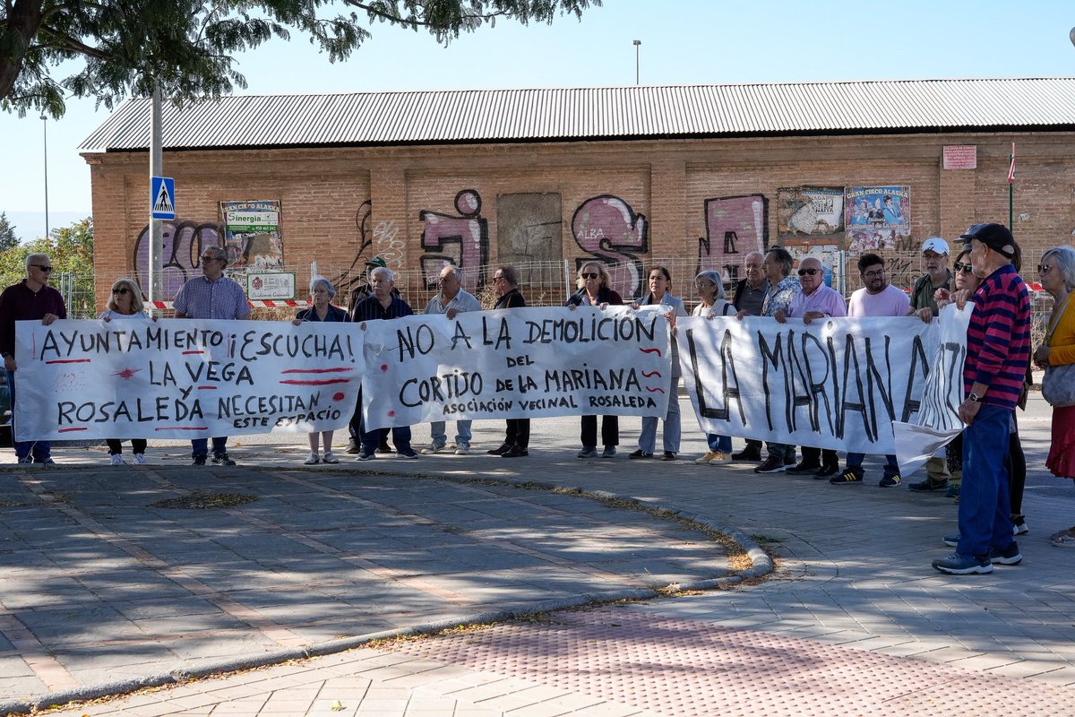 Hoy he vuelto, junto a la asociación vecinal, a defender la #HuertaDeLaMariana 🌿
Granada no puede perder más patrimonio.
Pedimos la paralización del derribo y la revisión del proyecto del Parque de las Familias.
La memoria no se derriba, se cuida y se transforma. ❤️