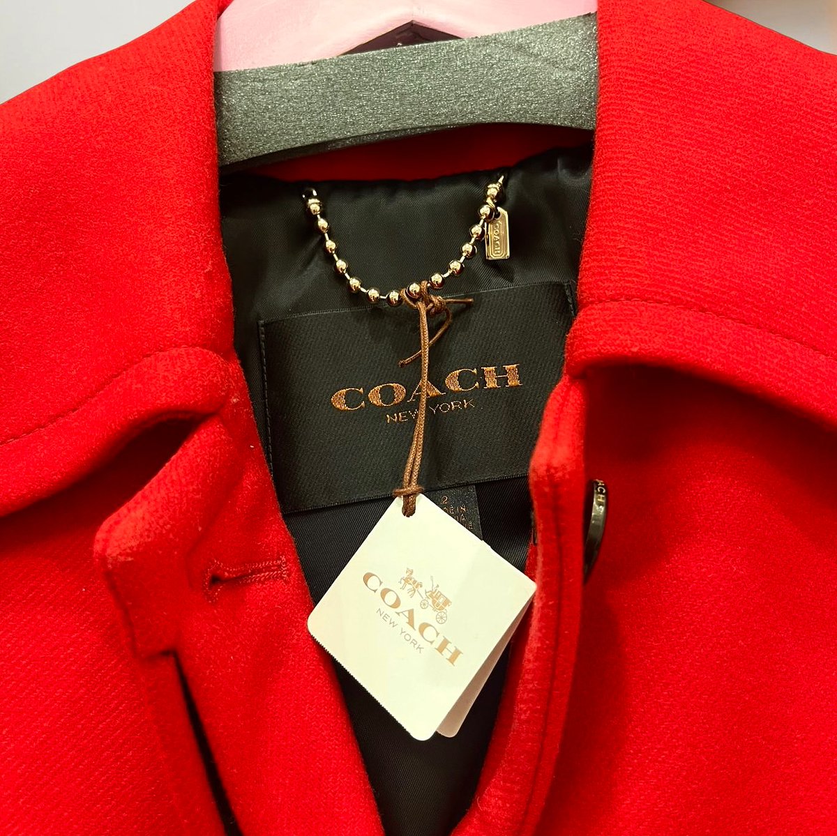 newtoyouinc's tweet image. Coach Red Wool Blend Coat with Belt. Available in person &amp;amp; online! Price: $577.50 Condition: 10/10 Size: 2 We are not affiliated with any brands we resell. #coachcoat #woolcoat #designerconsignment #fyp #coachfashion