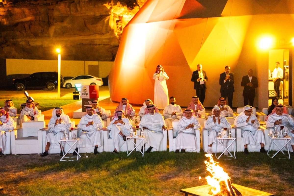 dr_alabdali's tweet image. قضيت واستمتعت ب 72 ساعة في مدينة العلا حيث التاريخ والحضارة وصحبة الكرام. كنا في ضيافة جمعية ملاك المطاعم والمقاهي. تعرفت على قطاع واعد وعلى رجال معرفتهم تجارة.
#شكرا على الدعوة وحسن الاستقبال.
@RCOA_sa