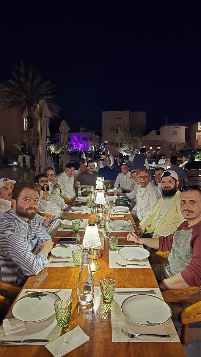 dr_alabdali's tweet image. قضيت واستمتعت ب 72 ساعة في مدينة العلا حيث التاريخ والحضارة وصحبة الكرام. كنا في ضيافة جمعية ملاك المطاعم والمقاهي. تعرفت على قطاع واعد وعلى رجال معرفتهم تجارة.
#شكرا على الدعوة وحسن الاستقبال.
@RCOA_sa