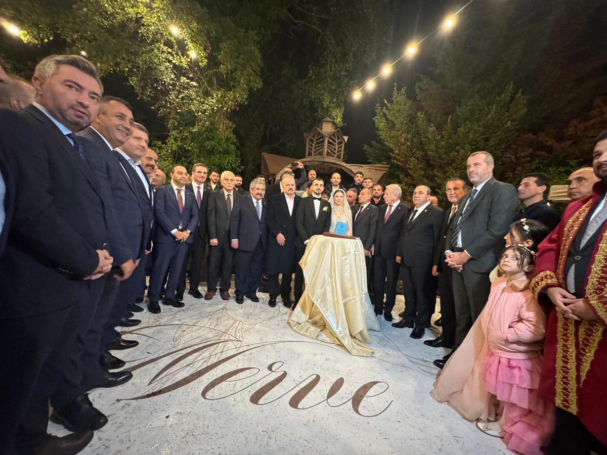 Milletvekilimiz Sayın Musa Küçük’ün kıymetli evladı Kürşat Küçük ile Merve Ayyıldızoğlu’nun düğün merasimine katılım sağladık.
Genç çiftimizi tebrik ediyor, kendilerine bir ömür boyu mutluluklar diliyorum.