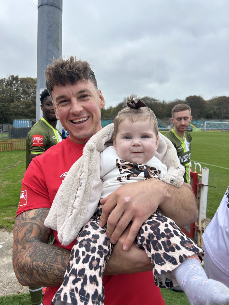 3 points ✅
My little girl mascot for the first time✅
Big coops being a diamond✅

Cracking day all round 

Love this football club❤️

<a href="/HawksFCOfficial/">Whitehawk FC</a>