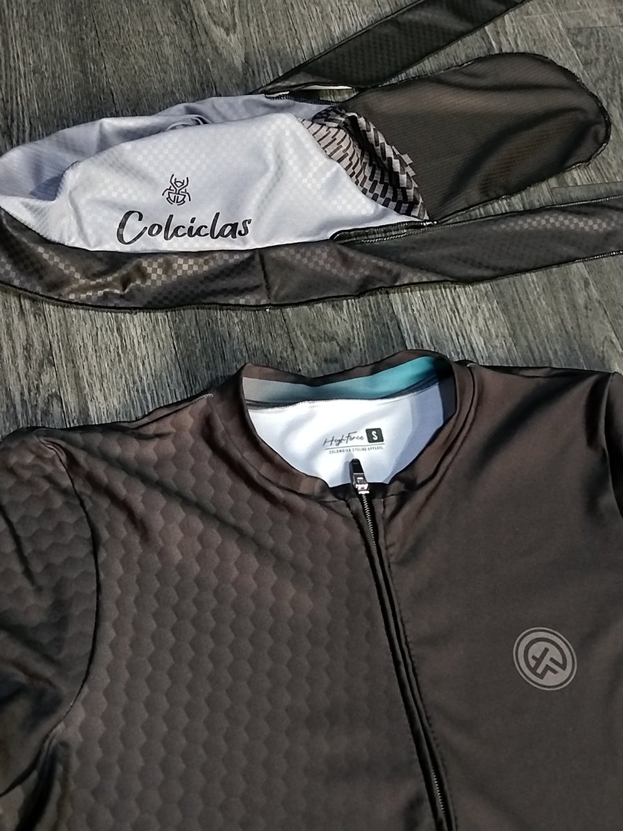 colciclas's tweet photo. Pañoletas para ciclismo, protege tu casco de sudoración y mal olor, tiene felpa en la frente para absorción de transpiración,
Made in Colombia, 35 soles, tienda en jirón Salaverry 1024 Surquillo y envíos a todo el Perú https://t.co/9brxQEjRph