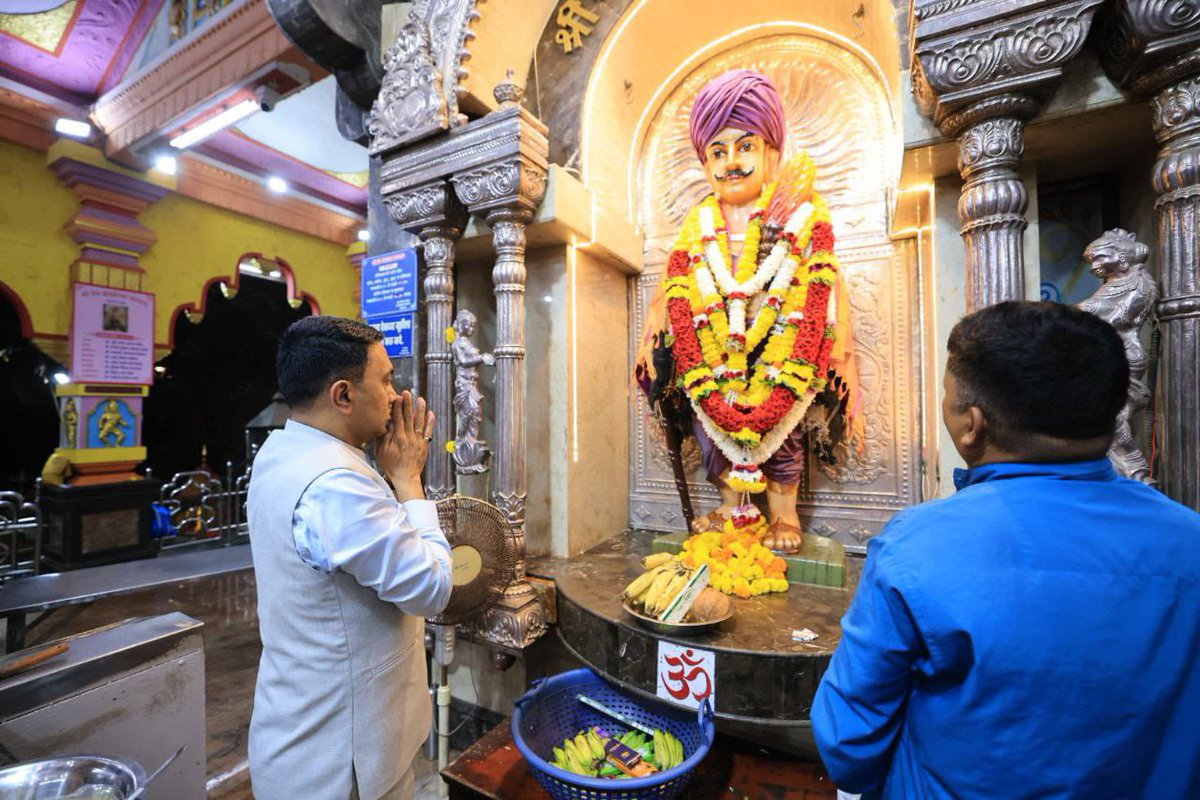 DrPramodPSawant's tweet image. Visited and offered prayers at Shri Maharudra Hanuman Temple and Shri Dev Bodgeshwar Temple, Mapusa.
Sought the divine blessings of Lord Hanuman and Shri Dev Bodgeshwar for the peace, prosperity, and well-being of the people of Goa.