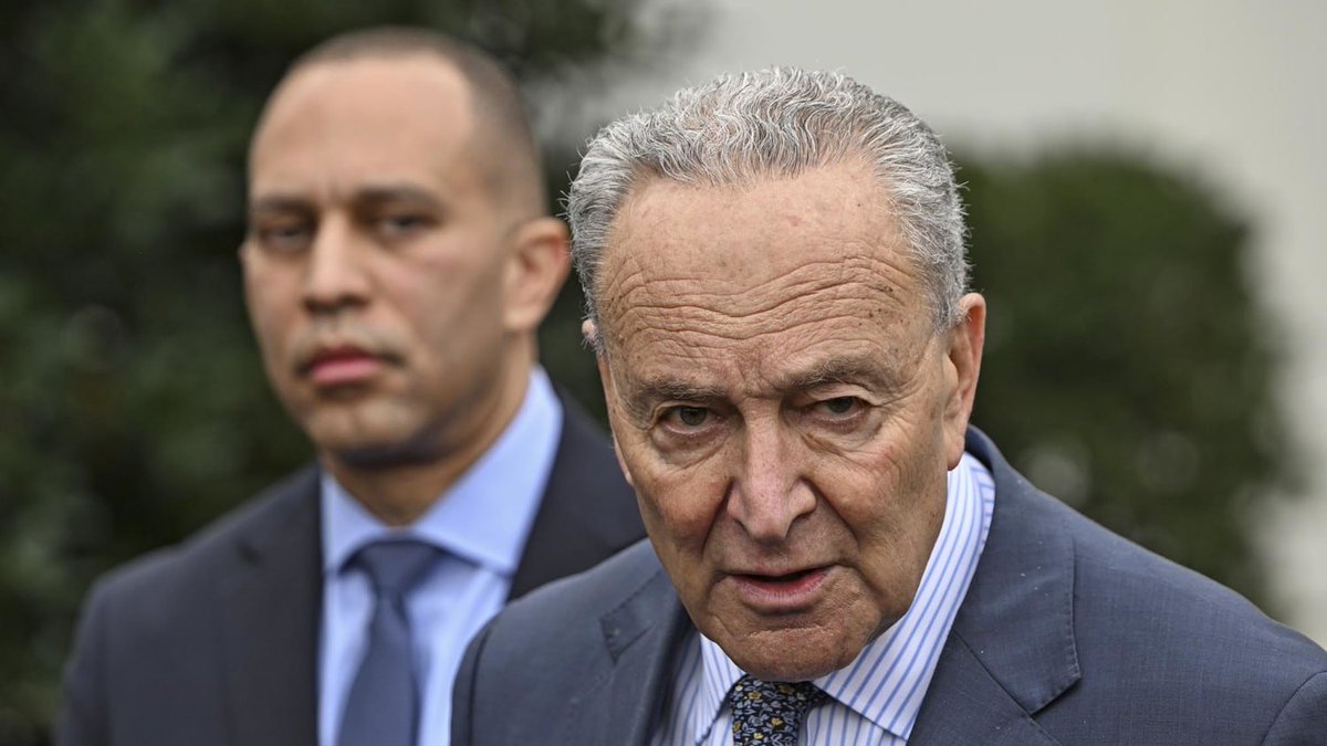 EricLDaugh's tweet image. 🚨 BREAKING: Panic is ensuing among Democrats after learning that President Trump is paying the troops, keeping food programs alive for women and children, and cutting thousands of federal employees as a result of THEIR shutdown.

Chuck Schumer walked into a political landmine.