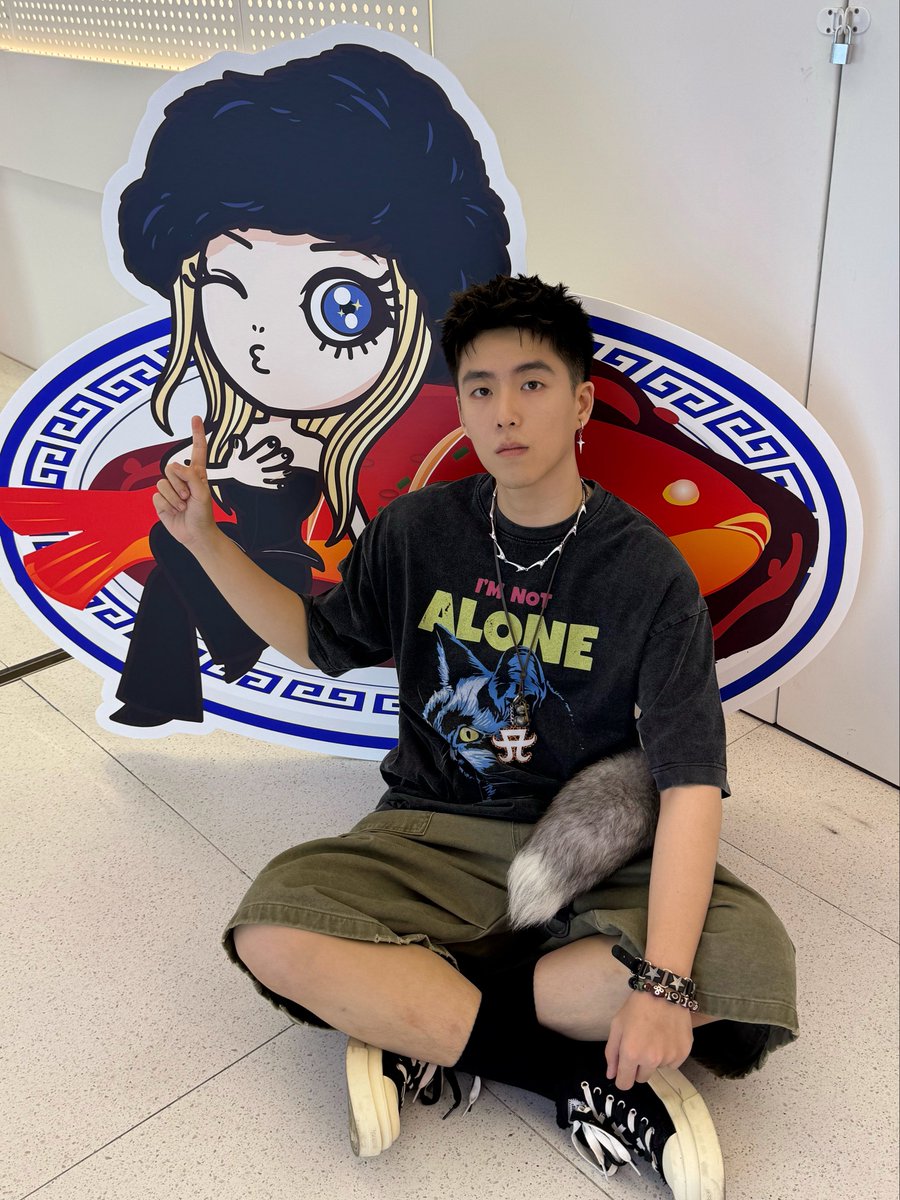 RayuSong's tweet photo. 浜崎あゆみ asia tour 2025 in hangzhou杭州，大精彩！
she performed "momentum" "to be" and "walking proud" tonight🥹💗
#浜崎あゆみ #ayumihamasaki https://t.co/qxMMd61hTB