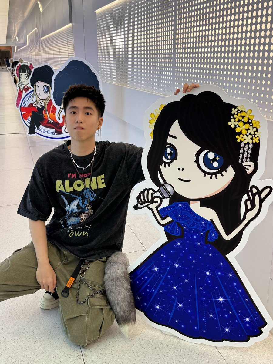 RayuSong's tweet photo. 浜崎あゆみ asia tour 2025 in hangzhou杭州，大精彩！
she performed "momentum" "to be" and "walking proud" tonight🥹💗
#浜崎あゆみ #ayumihamasaki https://t.co/qxMMd61hTB