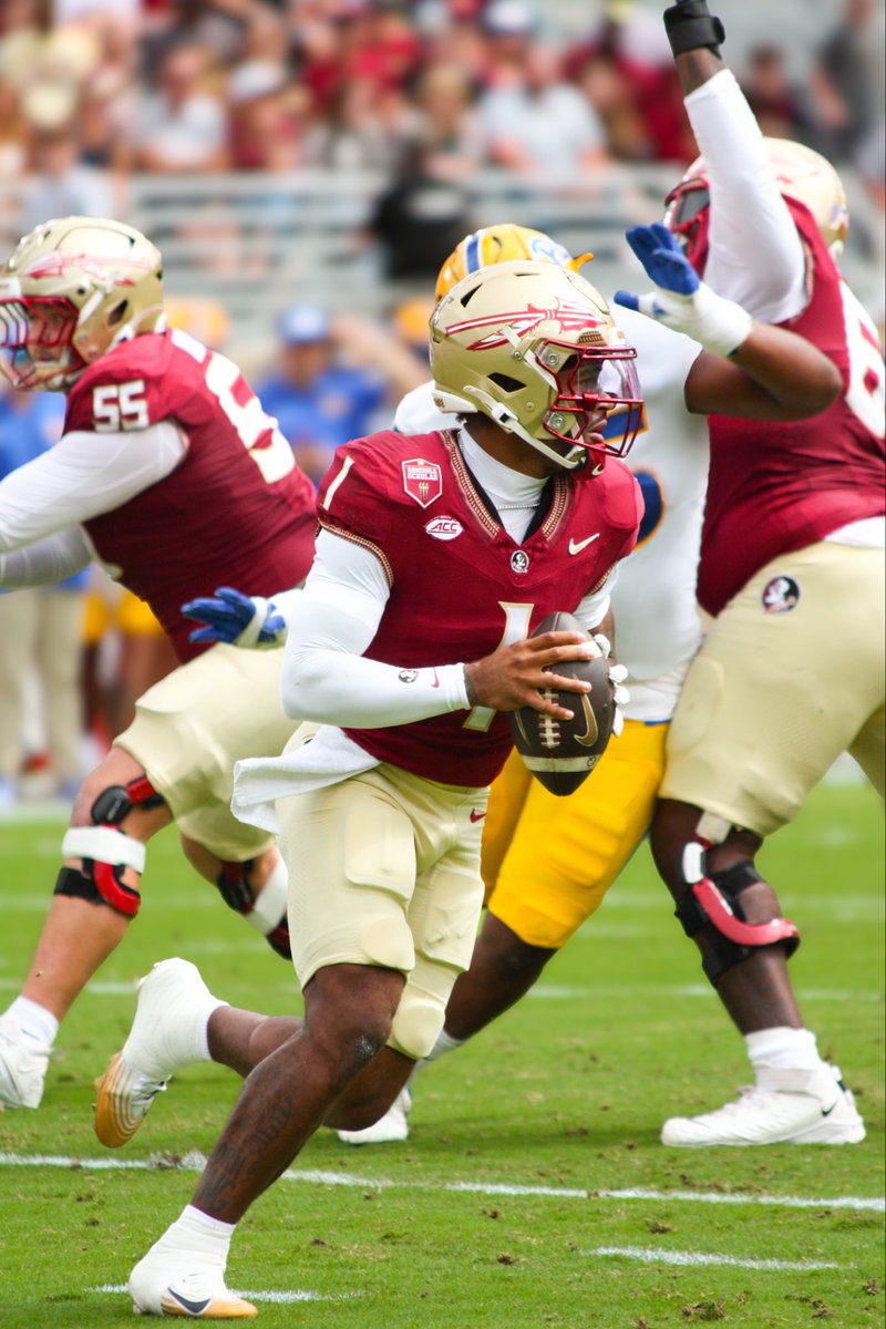 V89Sports's tweet photo. First Half Flicks 🏈
📸: Avery Howard
#FSUFootball #FSUvsPitt https://t.co/rPhpGTgg4D