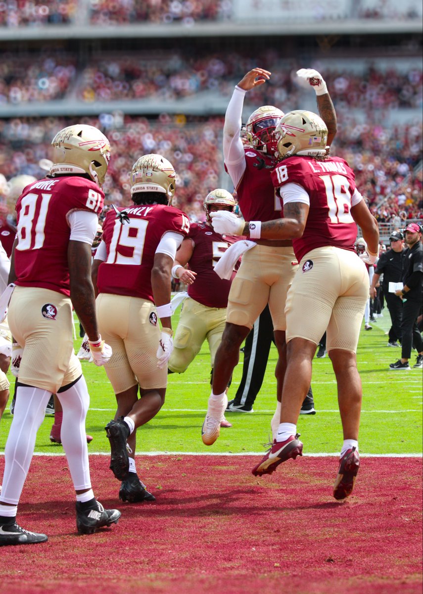 V89Sports's tweet photo. First Half Flicks 🏈
📸: Avery Howard
#FSUFootball #FSUvsPitt https://t.co/rPhpGTgg4D
