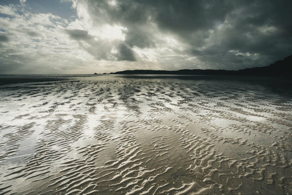edmorrisuk's tweet image. low tide textures 😊 on Swansea Bay

#ThePhotoHour #StormHour #photography #walesartists @photography @visitwales @ItsYourWales