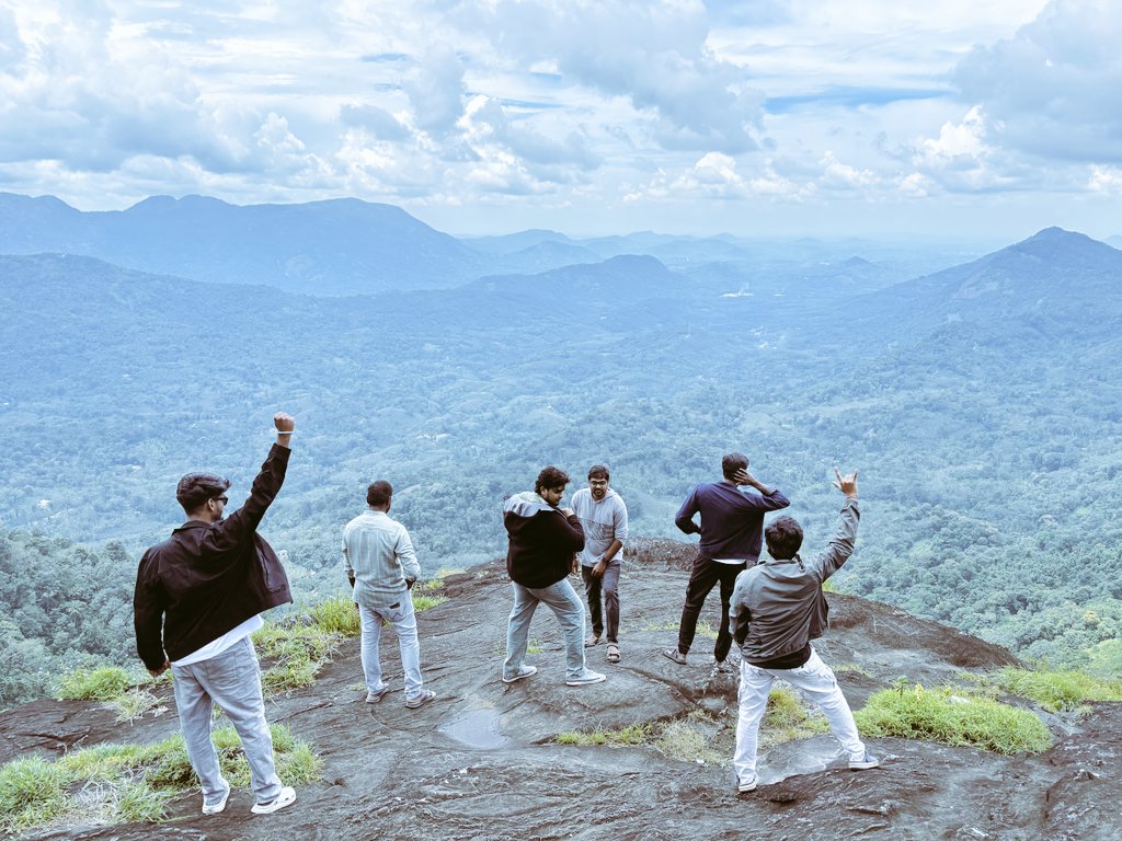 vishnu7303's tweet photo. Every trip had something give positivity #kerala #trip https://t.co/HUZKCXDx2H