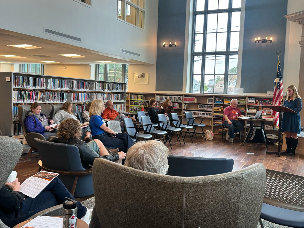 RepMGS's tweet image. A busy weekend morning at the library, with story hour, a children&apos;s playgroup, crafts workshops, and study groups! 

There was also a banned book reading of Fahrenheit 451, Ray Bradbury&apos;s cautionary tale about censorship and book burning as a response to the Red Scare.