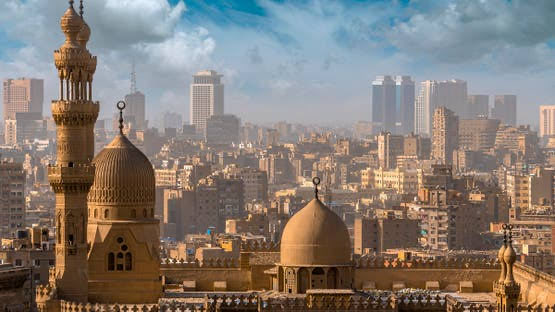 mtaiea87's tweet image. عقدة النقص من مصر
لو أن للعقد أوطانًا، لكانت #مصر وطن عقدة النقص العربي عند البعض.
فما أن تذكر مصر، حتى تنتفض في صدور بعضهم غصّةً قديمةً، كأنها ثأرٌ مع المجدِ نفسه، أو صراعٌ مع المرآة التي تذكرهم بحجمهم الحقيقي حين تُقاس الأممُ بالأثر لا بالضجيج.
مصر التي تتقاطع عندها خطوط…