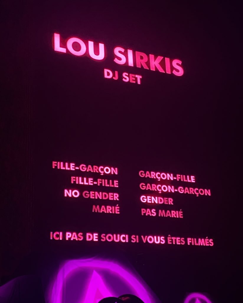 Laurette280's tweet photo. Petit clin d’œil… #Indochine #ArenaTour https://t.co/fooCCTXWV0