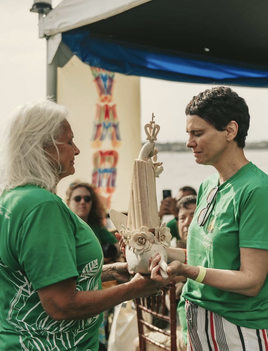 velphne's tweet photo. a relação dela com a espiritualidade é tão linda to até emotiva https://t.co/g0LVCureiE