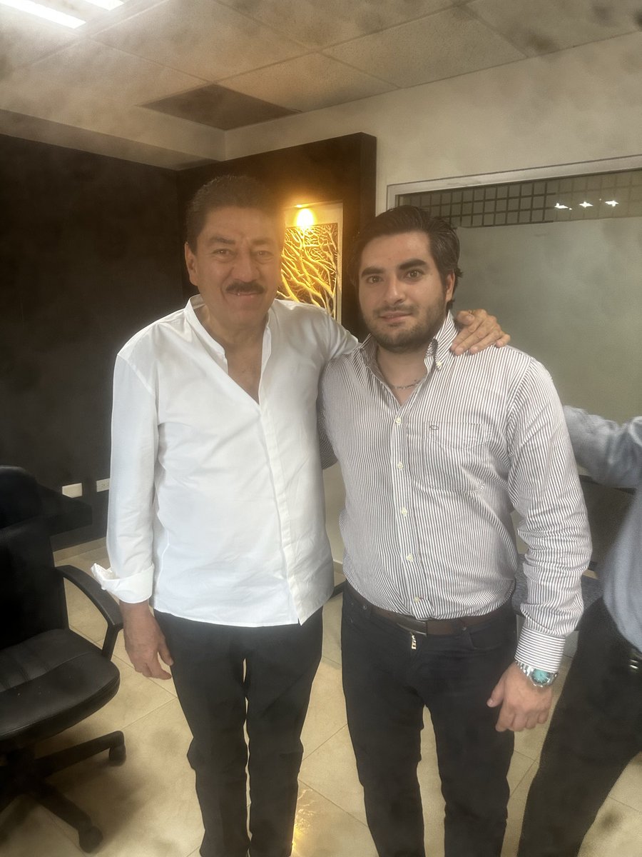 Danielduac's tweet photo. Un gusto saludar ami amigo  @ulisesruizor  dirigente nacional México nuevo
 @Danielduac https://t.co/4OR0ljrSrf