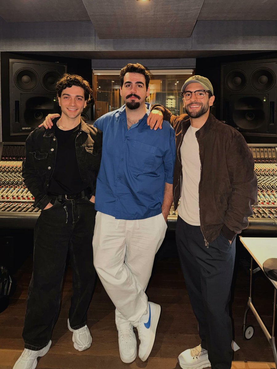 ilvolosiciliafp's tweet image. #Repost @ilvolo
back in the studio. new stuff coming.