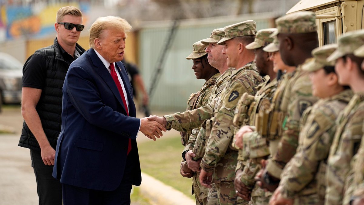 SD73660's tweet image. BREAKING: President Trump has directed the Pentagon to utilize 'all available funds' to guarantee that military personnel receive their pay during the government shutdown
#SchumerShutdown